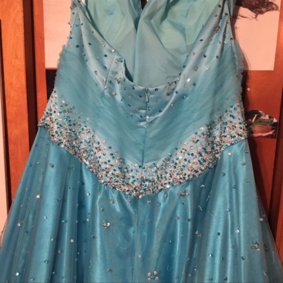 🎈SALE🎈👗#6. LIVING ”BARBIE DRESS”👗 - Picture 5 of 6